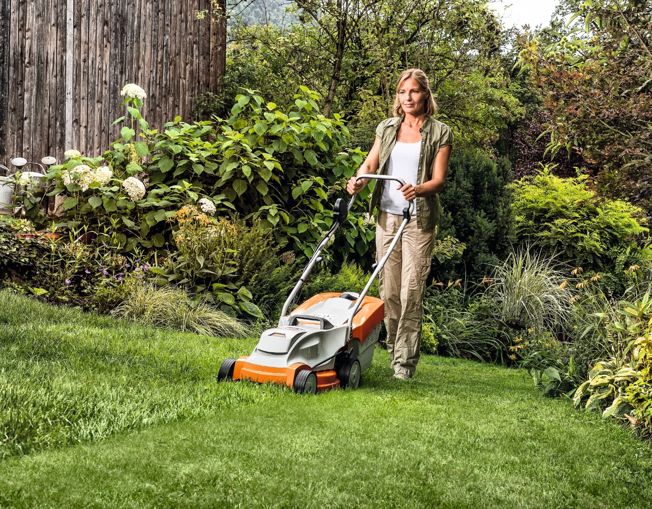 RMA 235 lawn mower